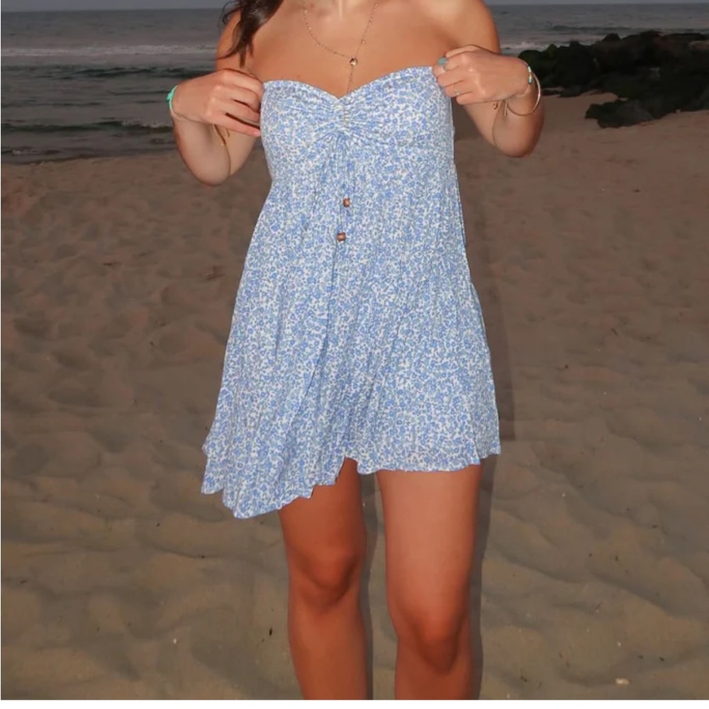 Chic Blue Strapless Dress